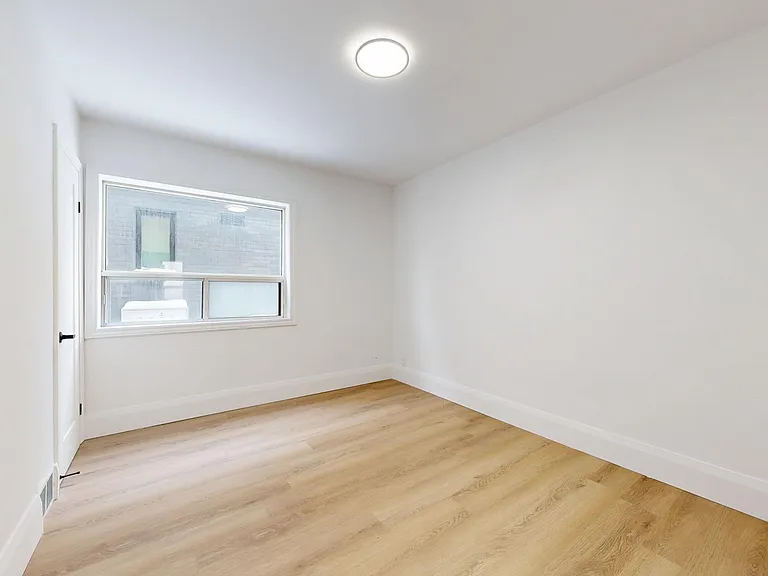 1252 Davenport Rd — Photo 7