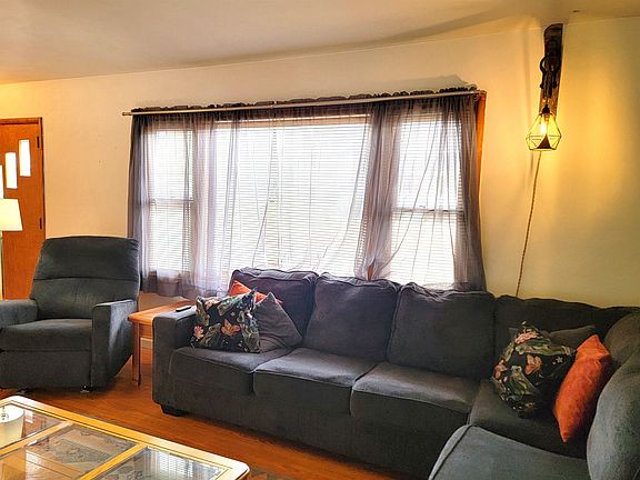 5th image of 425 Jefferson St