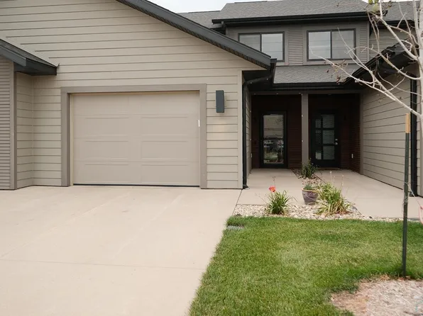 710 12th St NE Unit 5, Sioux Center, IA 51250