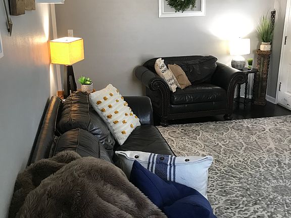4th image of 9 Spruce St
