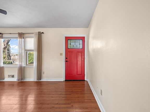 5th image of 1101 Milford Ln