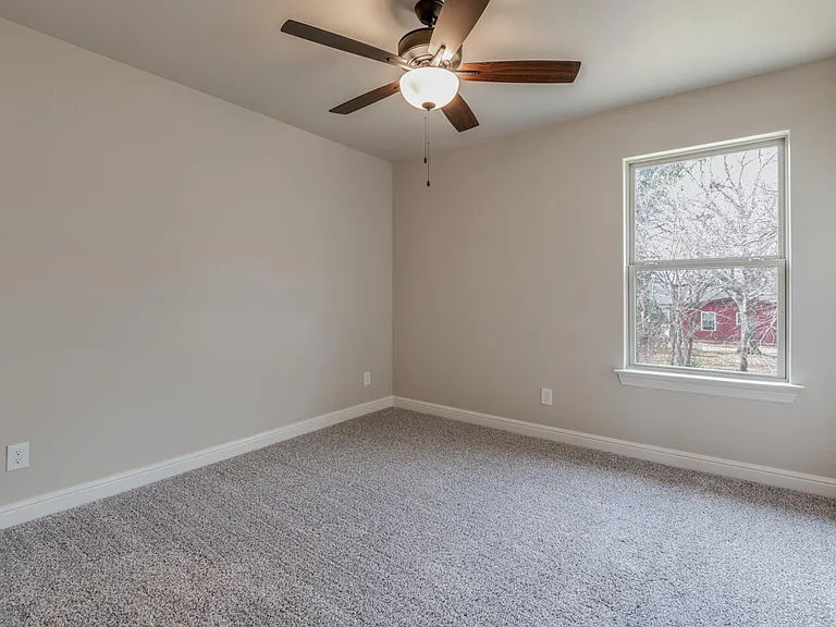 2208 N Hickory St — Photo 8