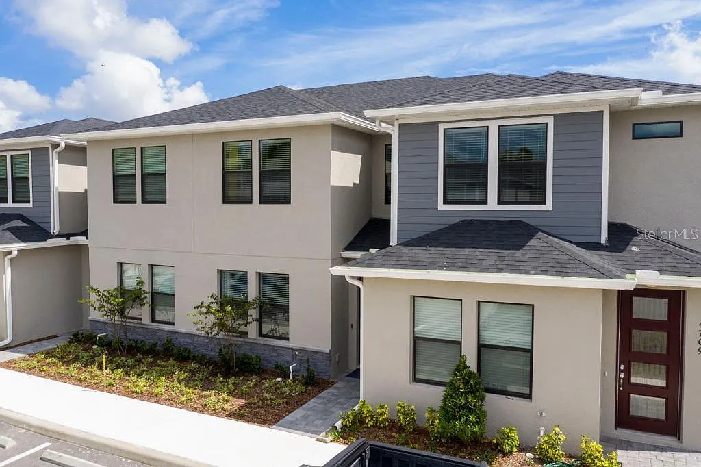 3 bed, 2.5 bath, 1591 sqft, $2,800 — Photo 3
