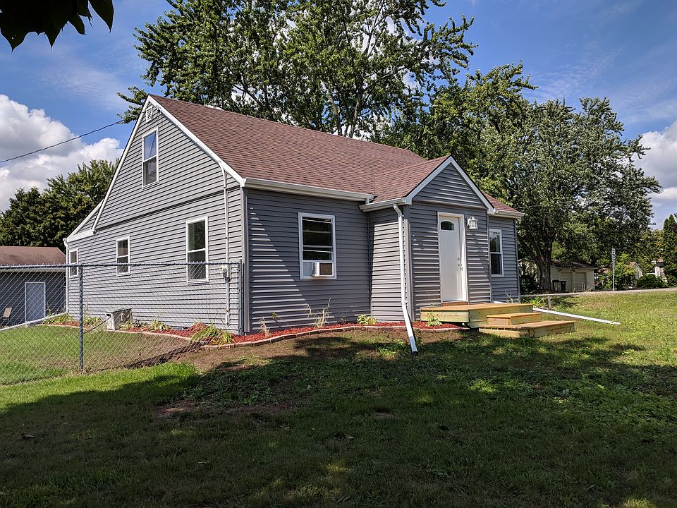 Large corner lot on Racine/Gordon