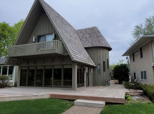 133 Grove Ln E, Wayzata, MN 55391