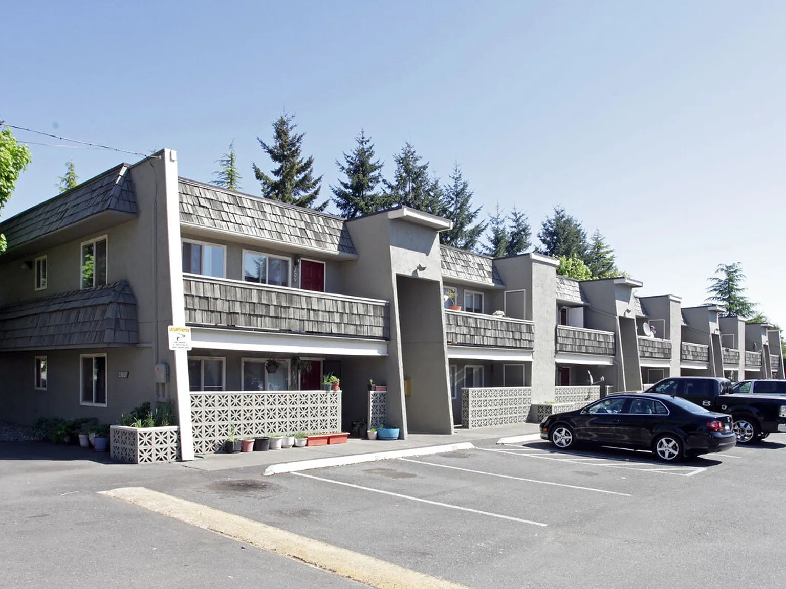 Skandi Villa in Edmonds | Boutique Apartments with Modern Touches | 1 MONTH FREE! — Photo 1