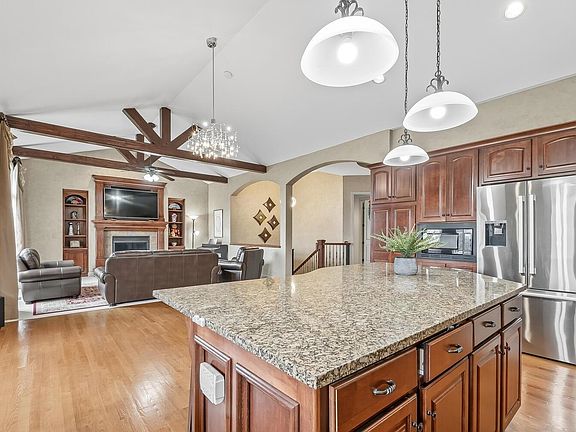 5th image of 2224 N Rough Creek Rd