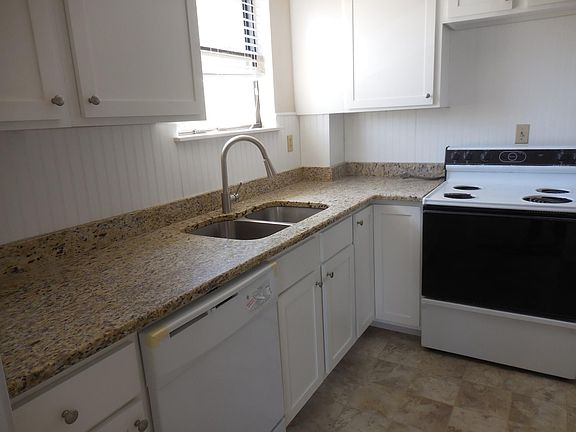 5th image of 704 13th Ave N #704