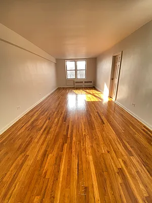 Sold by Winzone Realty Inc | media 3