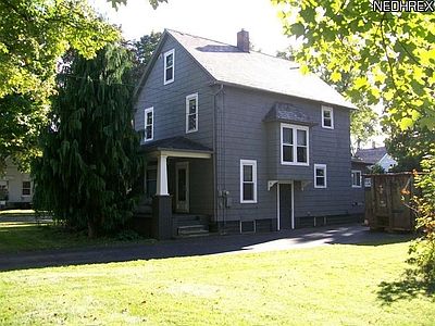 1st image of 807 Paige Ave NE
