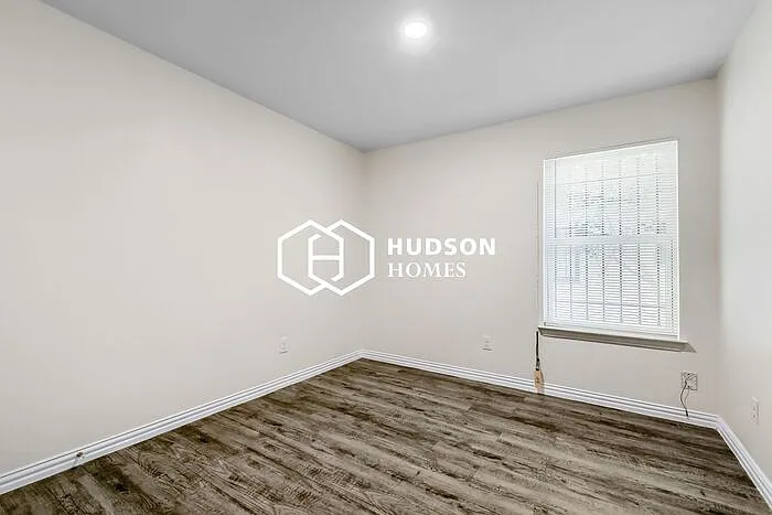 574 Morningview Dr — Photo 10