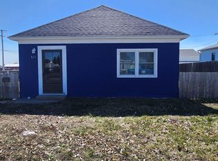 821 10th St, Gothenburg, NE 69138