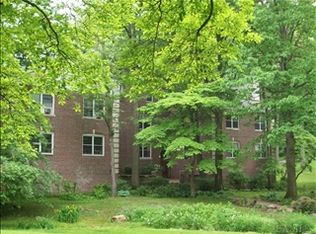 15 Sunnybrook Rd APT 3B, Bronxville, NY 10708