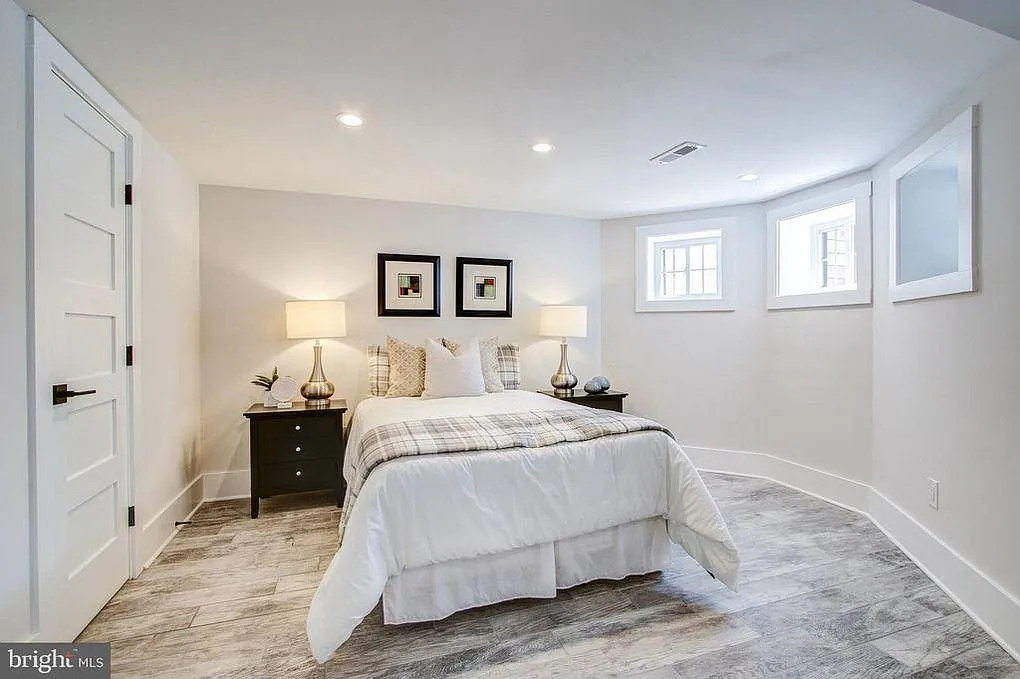 649 K St NE — Photo 3