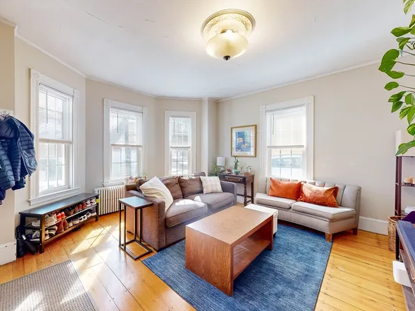 15 Kenney St #1, Jamaica Plain, MA 02130