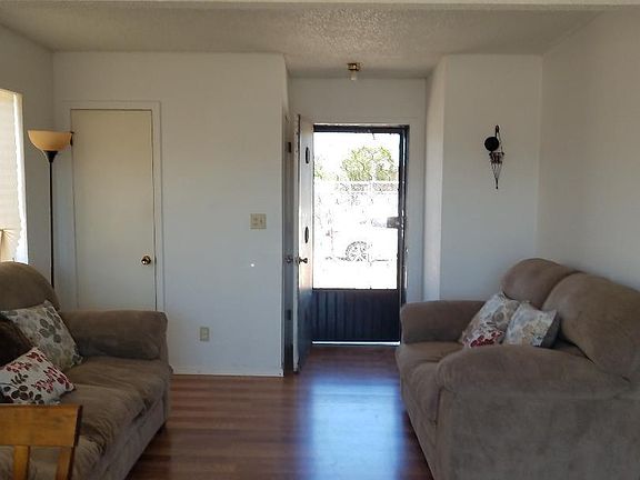 3rd image of 204 Henderson Pl