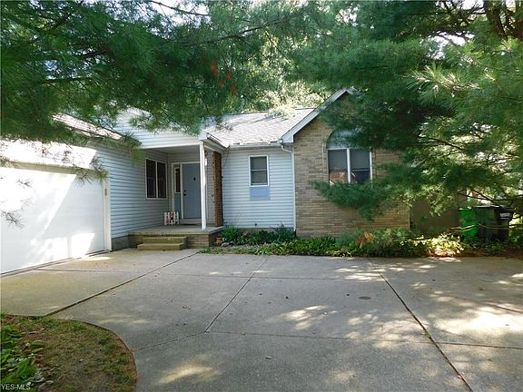 2nd image of 1579 Brentwood Dr