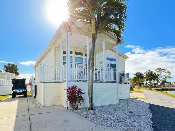 493 Quapaw Trl, Fort Myers Beach, FL 33931