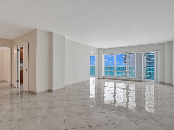 4th image of 3400 Galt Ocean Drive #604S