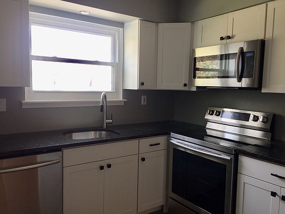 Upgraded appliances
Granite