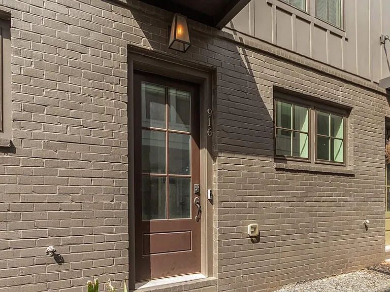 916 Brees Ct — Photo 27