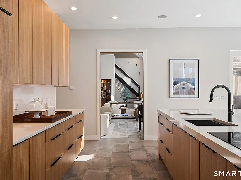 294 E Middle Patent Rd — Photo 15