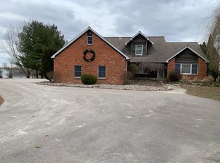 6433 W Sharpe Rd, Fowlerville, MI 48836