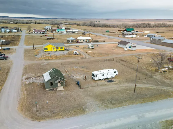 111 & 113 Central Ave, Bynum, MT 59419