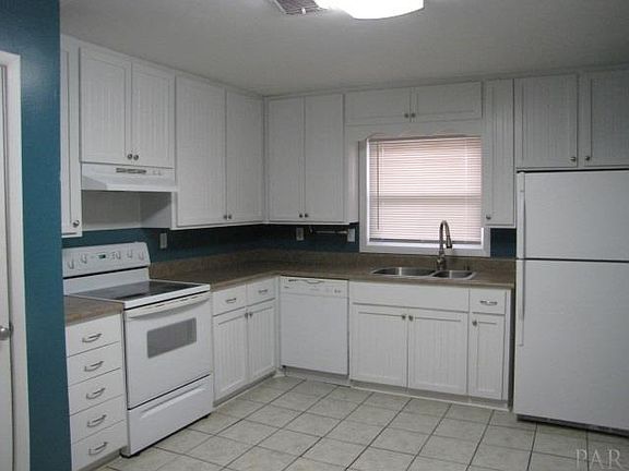 4th image of 3670 Forest Glen Dr
