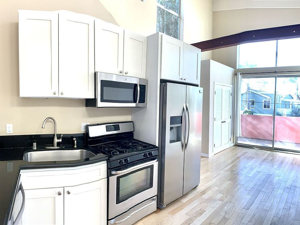 1st image of 2640 Lincoln Blvd #2A