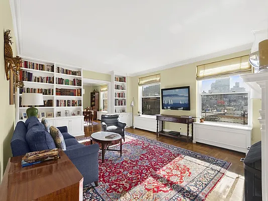 Sold by Sotheby's International Realty | media 2