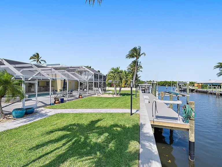 8538 SE Coconut St — Photo 3