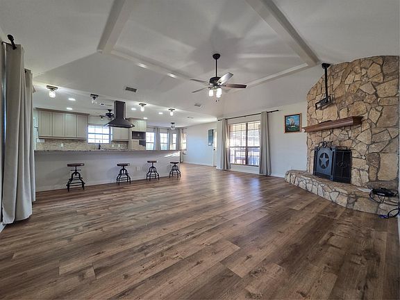 5th image of 138 Pin Oak Dr