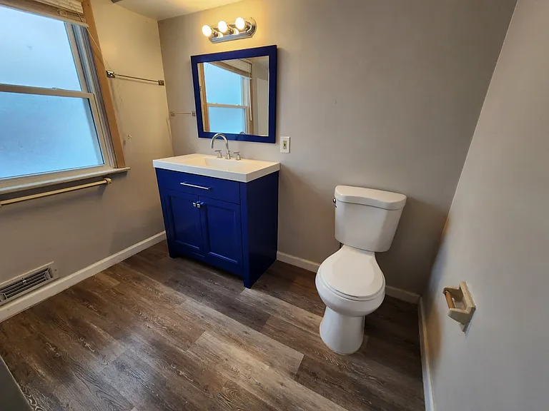 2413 Elmdale Rd — Photo 11