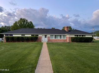 955 9th St, Erwin, TN 37650