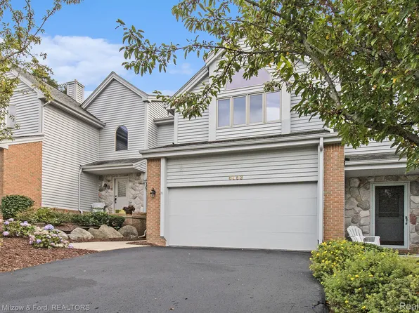 6553 Scenic Pines Ct, Independence, MI 48346