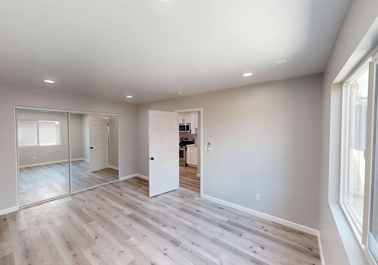 2222-2224 Alton Pl — Photo 4
