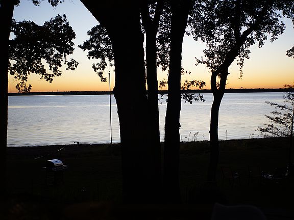 3rd image of 420 Sunset Cove Ln