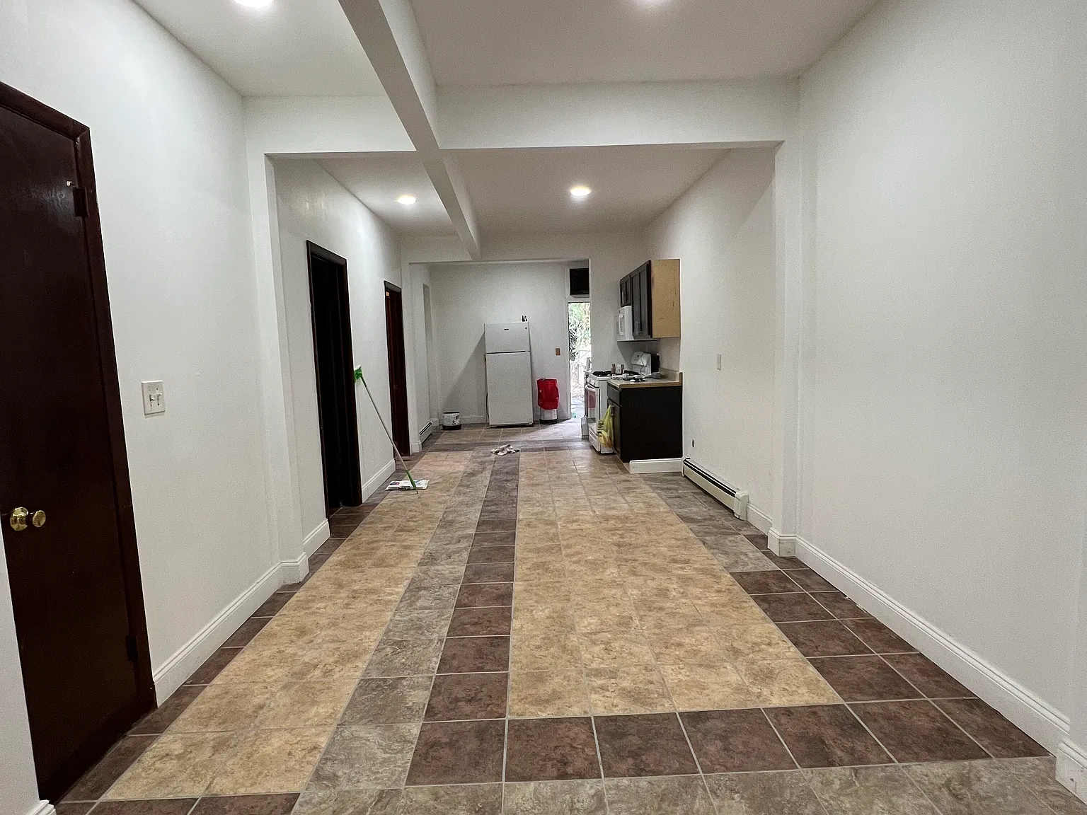 416 Park Ave — Photo 3
