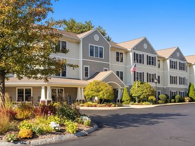7 Crescent Way Unit 105, Sturbridge, MA, 01518
