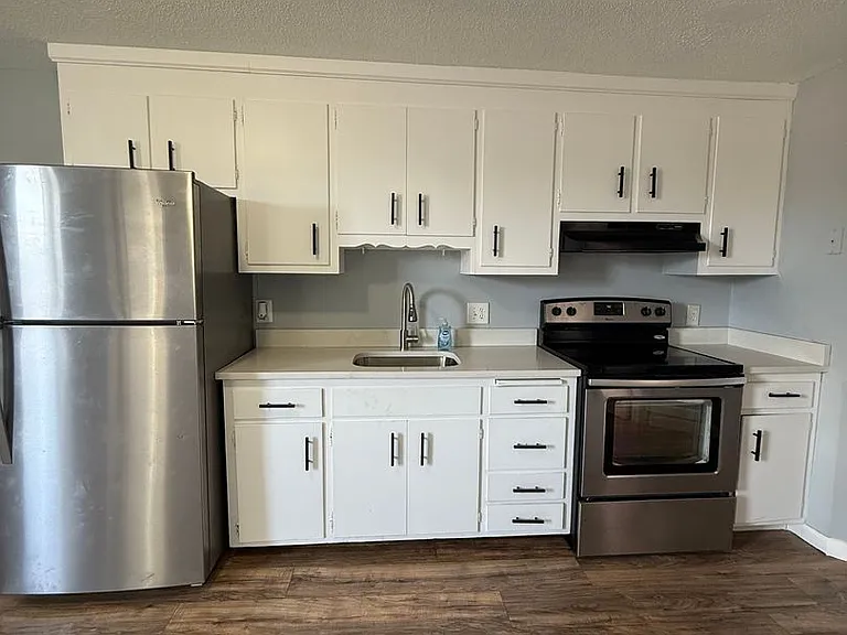 21-23 W Main St — Photo 8