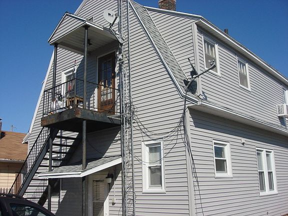 4th image of 319 Boyce Memorial Dr