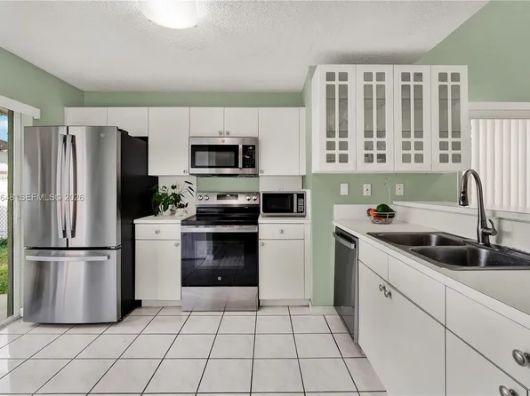 14138 SW 164th Ter, Miami, FL 33177