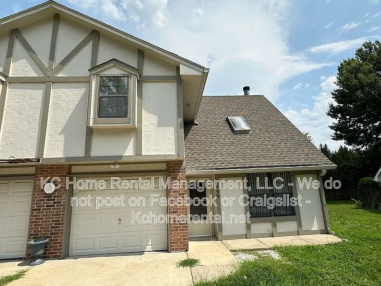 900 NW 36th Street Ter — Photo 3