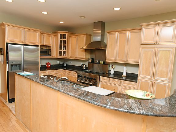 5th image of 1001 Wildwood Ln
