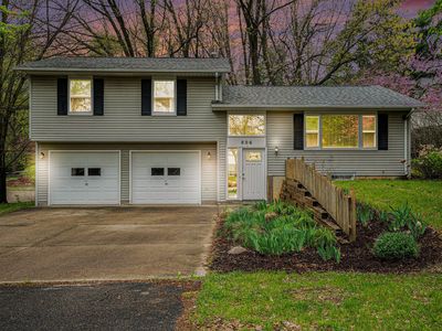 806 Ludgate Ln, Portage, MI, 49002