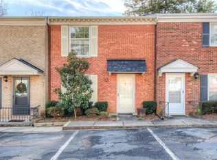 137 Charlestowne Cir, Winston Salem, NC 27103