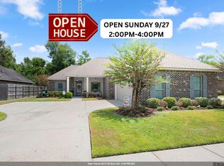 11376 Oak Run Dr, Geismar, LA 70734
