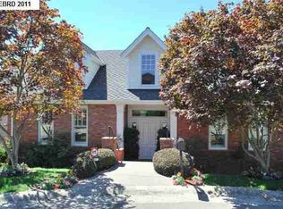 55 Yorkshire Dr, Oakland, CA 94618