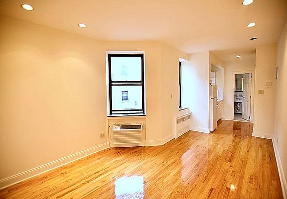4th image of 19 Jones St APT 12A